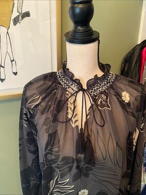 Beautiful CAbi Tropical Aloha blouse